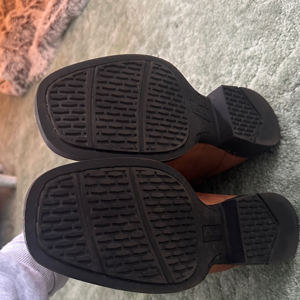 Women's Brown Embroidered Cowboy Boots - image 5